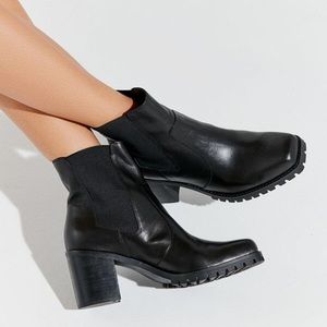 UO Alex Square Toe Chelsea Boot